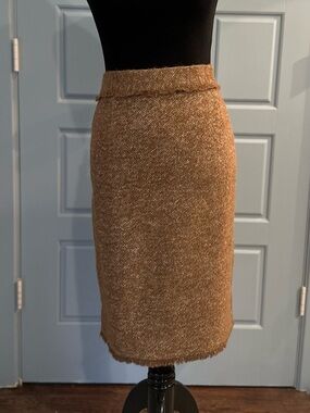NWT Carolina Herrera Classic Tweed Pencil Skirt in Tan/ Brown- Size 14